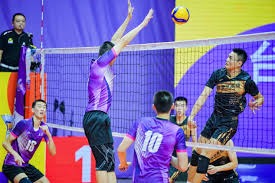 轰25分力压曾凡博！中国男篮21岁2米05新星崛起：郭士强重用他？